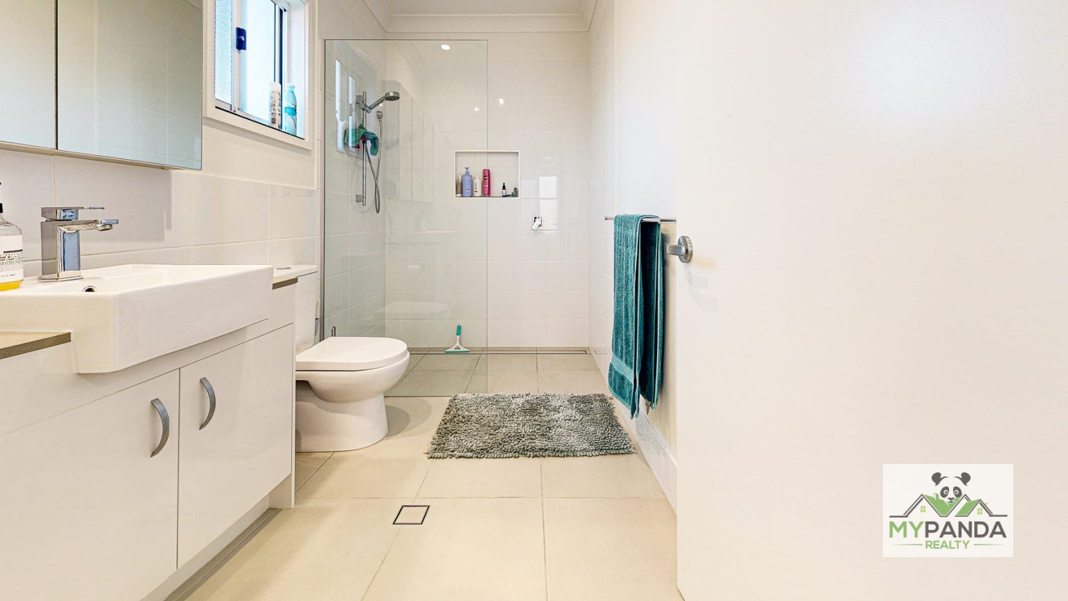 7-Serenity-Way-Bathroom 1